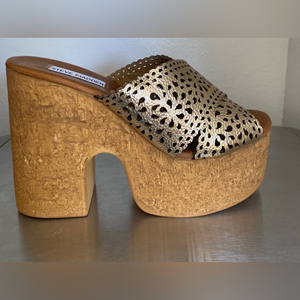 Steve Madden Women's Metallic Gold Platform Mules - Picture 9 of 9